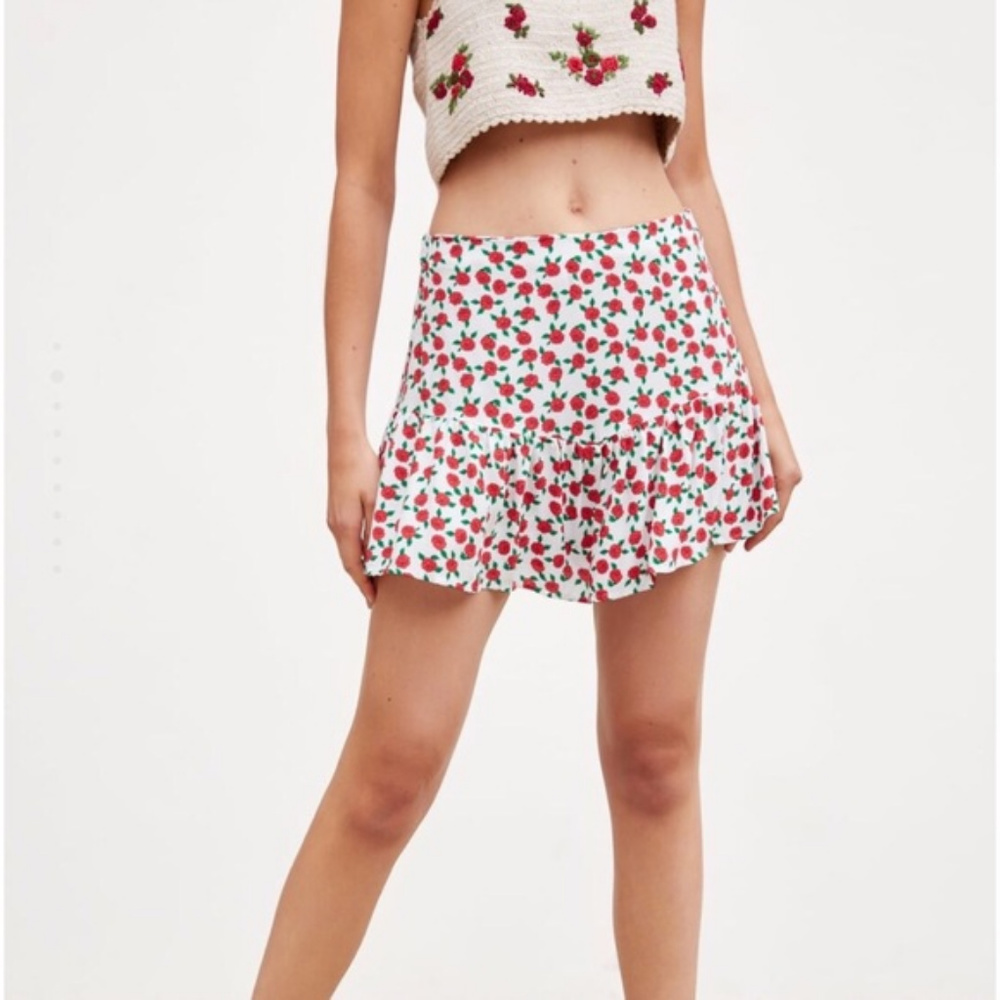 Zara Printed Floral Rose Skort (skirt/shorts) - L